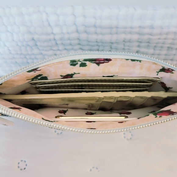 🎉Betsey Johnson Crab Striped Wristlet 🎉 DESIGNER CLEARANCE DEAL - Picture 10 of 13